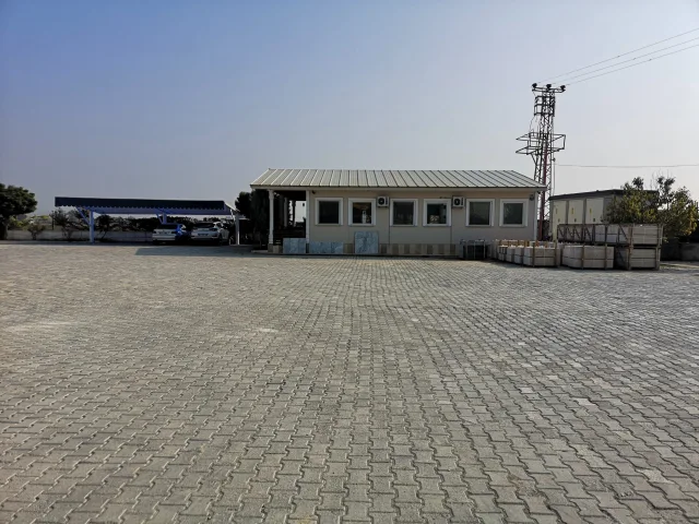 Fabrika avlusu